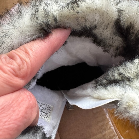 Sporto white Jenny boots faux fur size 7.5